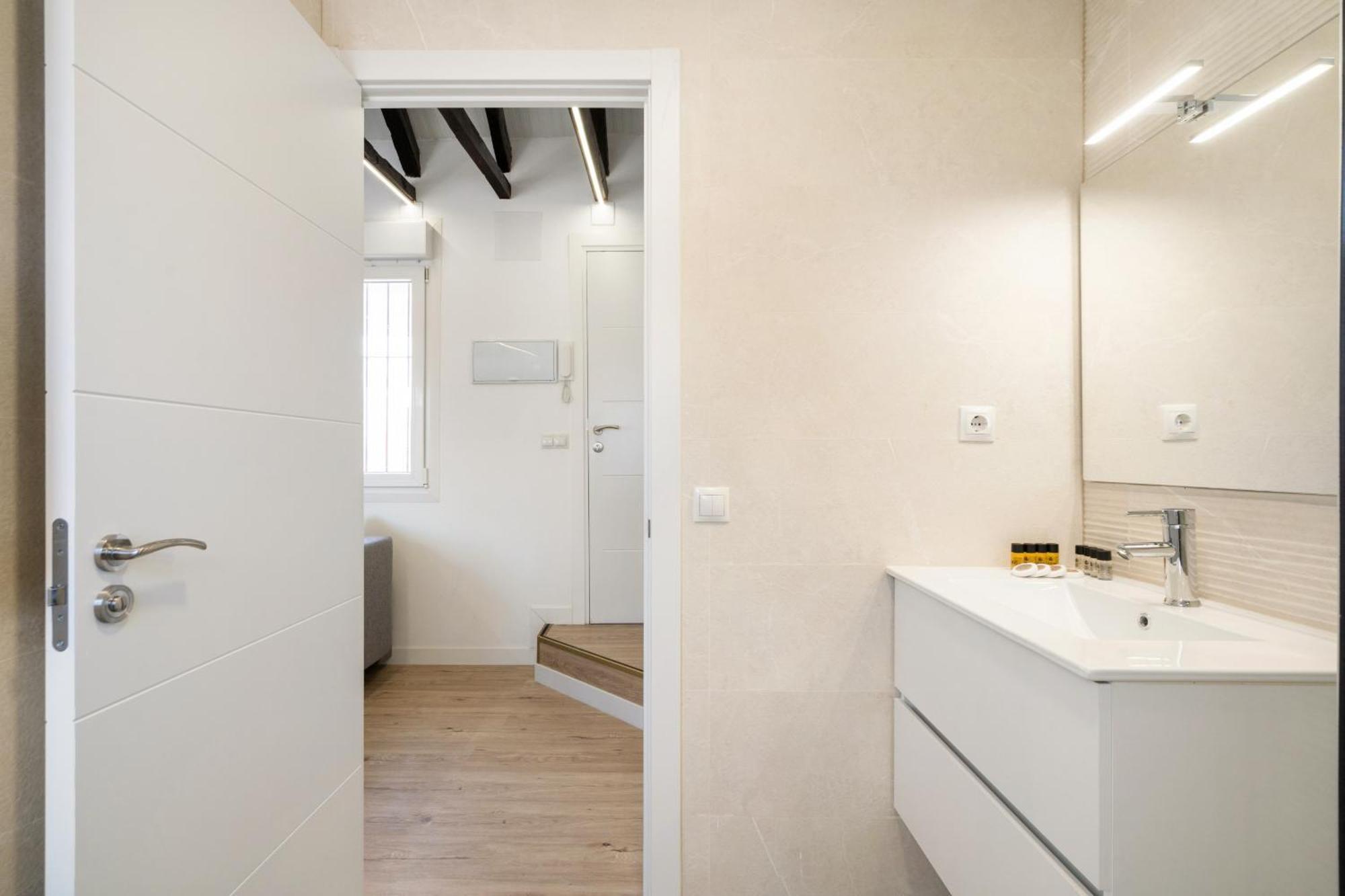 Apartamentos En La Avda De La Albufera Alquiler Temporal Мадрид Екстер'єр фото